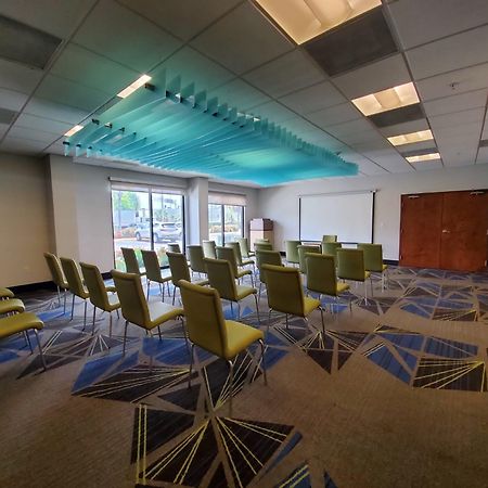 Holiday Inn Express Hotel & Suites Miami - Hialeah By Ihg Exterior photo
