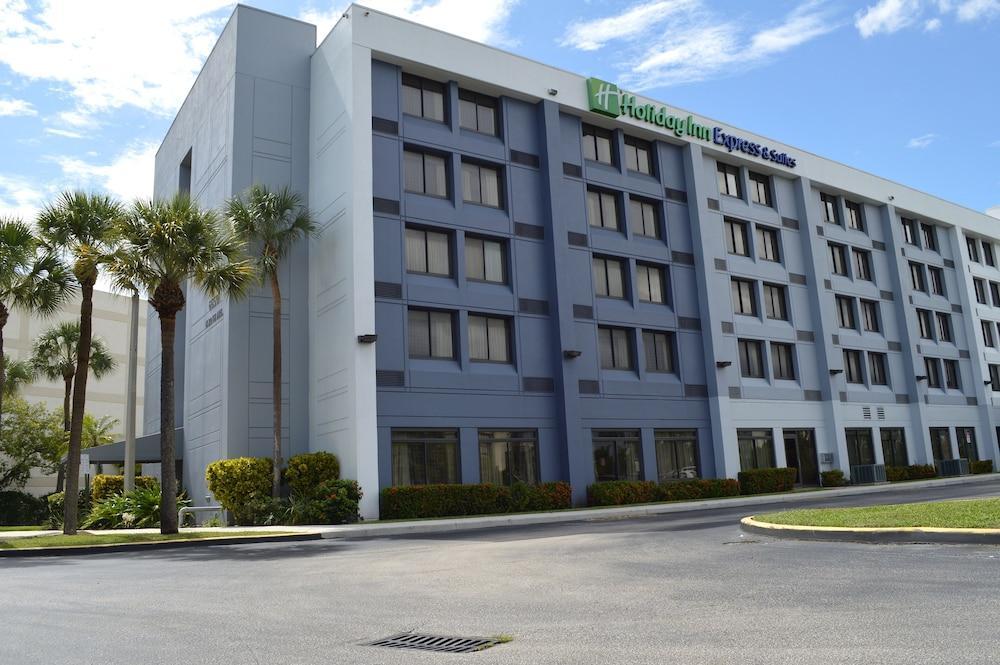 Holiday Inn Express Hotel & Suites Miami - Hialeah By Ihg Exterior photo