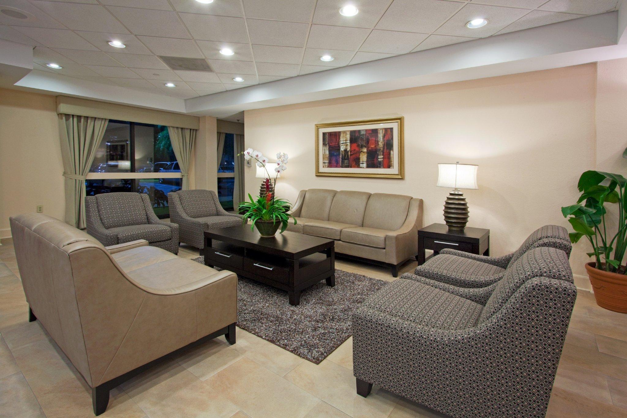 Holiday Inn Express Hotel & Suites Miami - Hialeah By Ihg Exterior photo