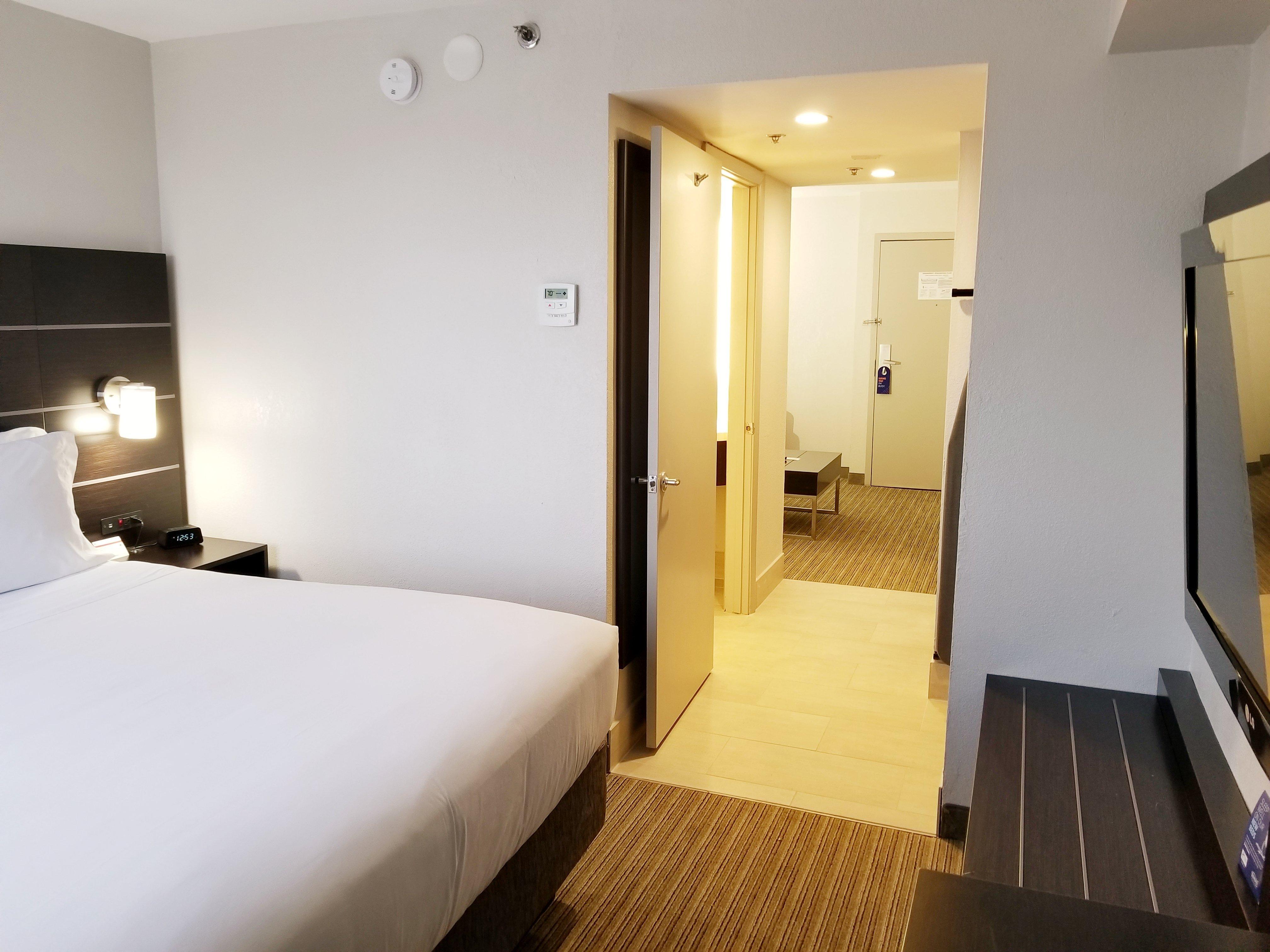 Holiday Inn Express Hotel & Suites Miami - Hialeah By Ihg Exterior photo