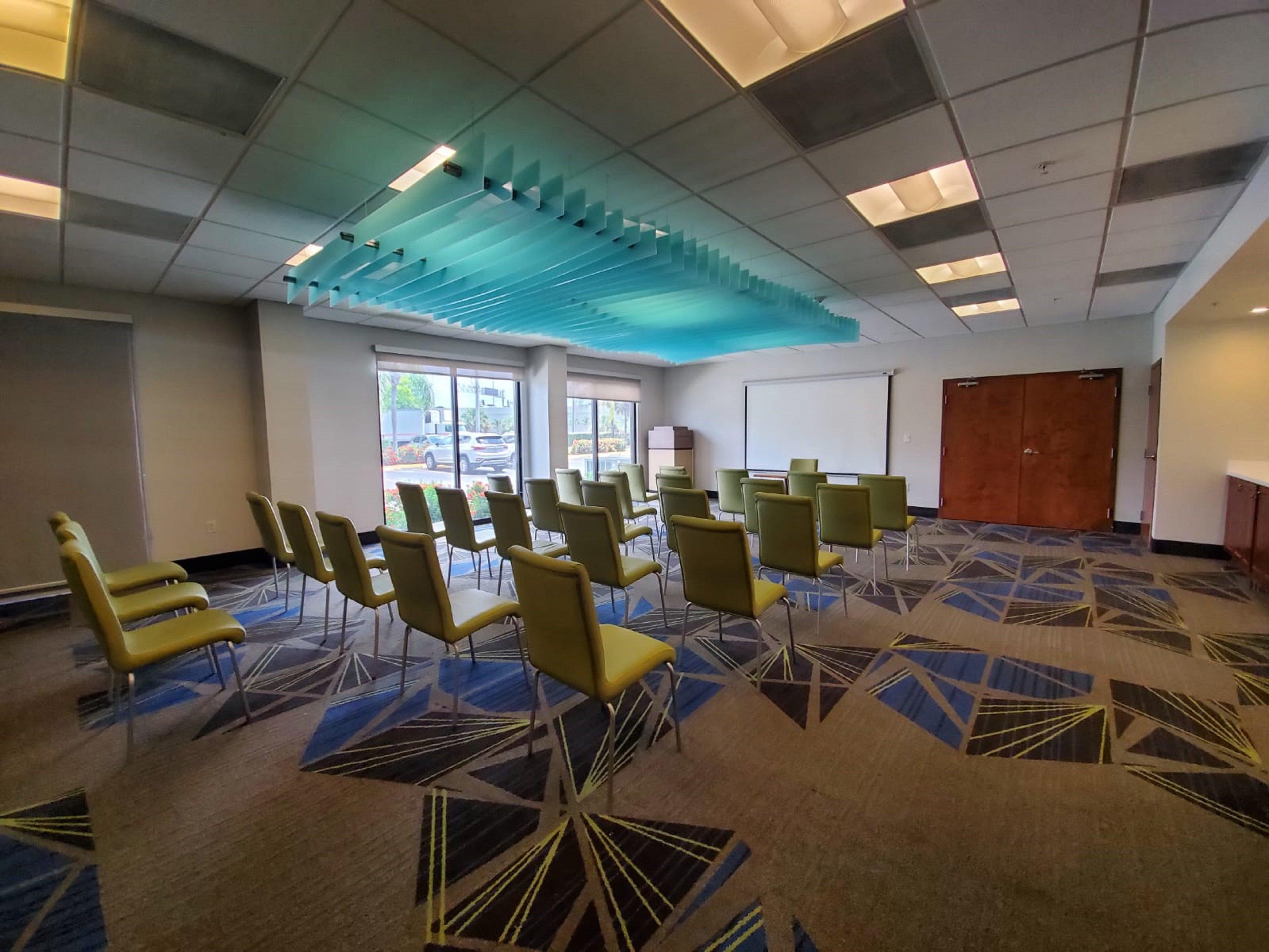 Holiday Inn Express Hotel & Suites Miami - Hialeah By Ihg Exterior photo